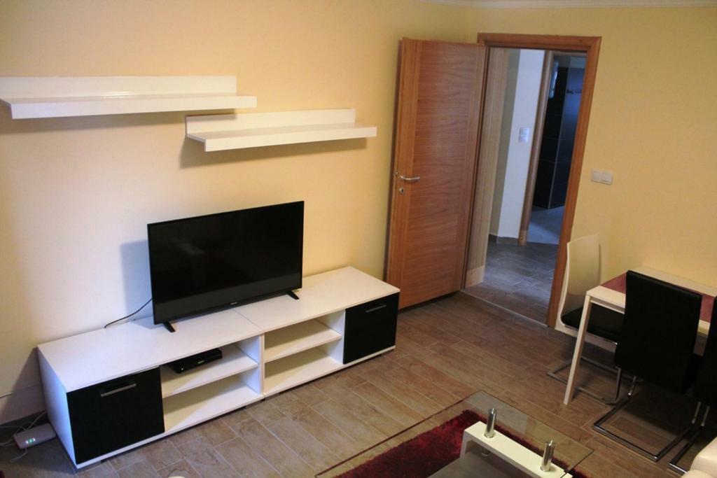 Apartment Sax Jezera Buitenkant foto